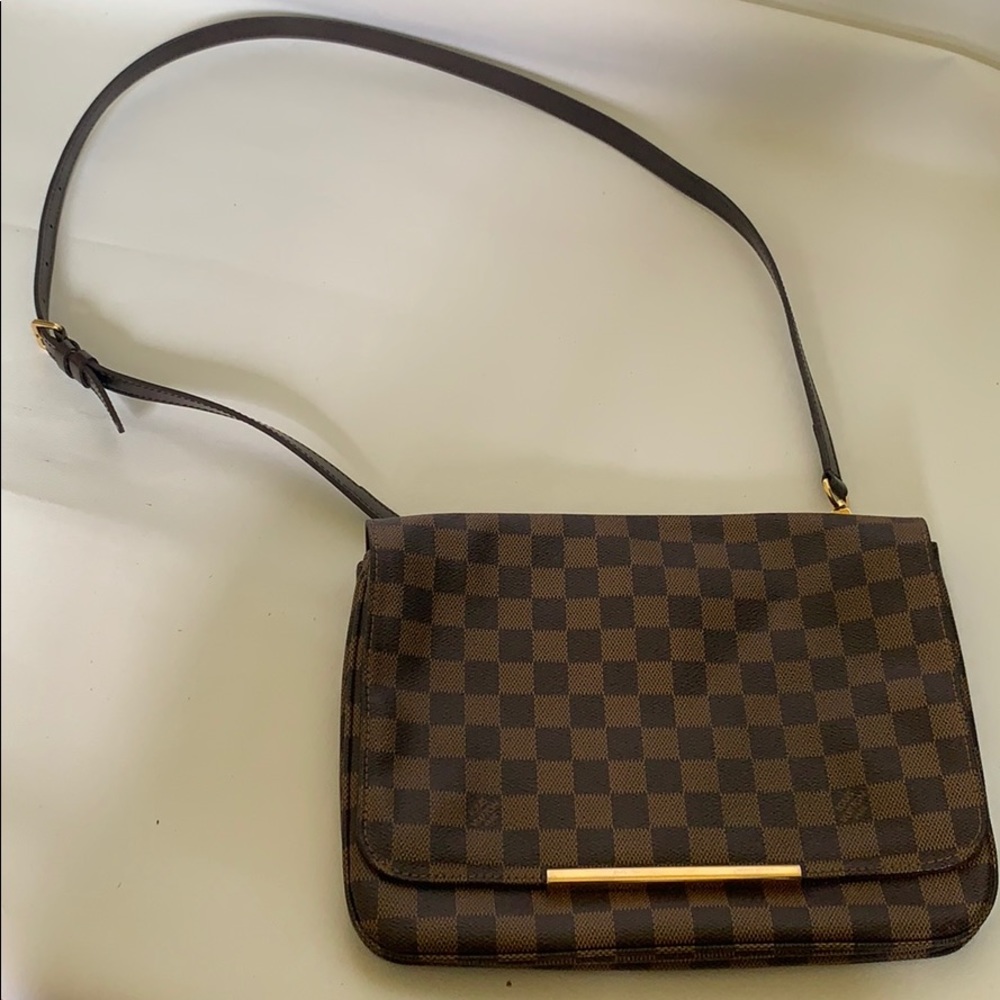 Louis Vuitton Hoxton GM Damier crossbody bag